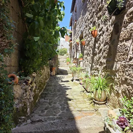 Cantinho Da Muralha * Melgaço